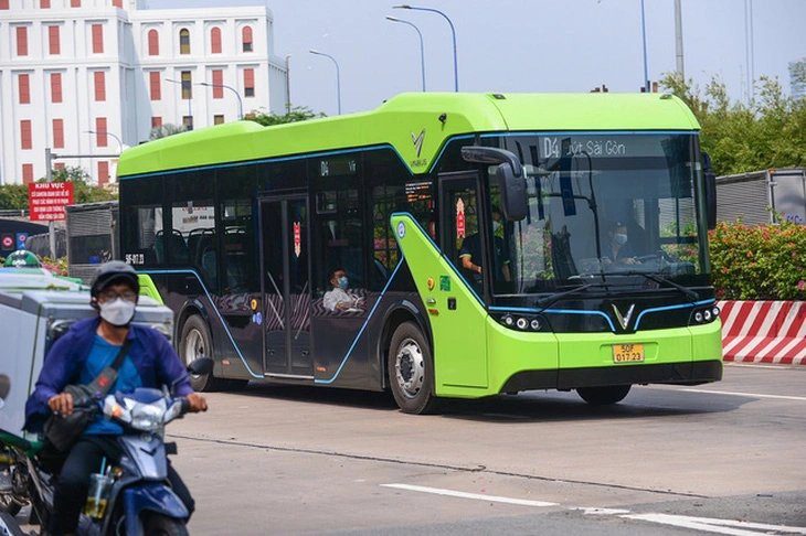 Buýt điện ở TP.HCM nguy cơ phải ngừng chạy- Ảnh 1. Xe buýt điện ở TP.HCM - Ảnh: QUANG ĐỊNH